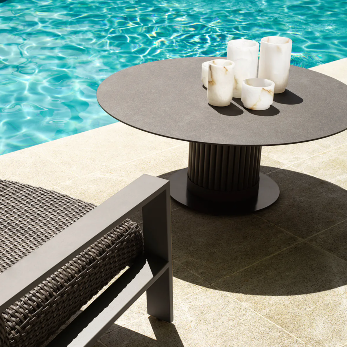 Outdoor Coffee Table Volterra Round in Bronze