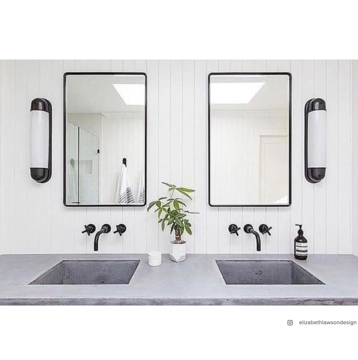 Selecta Long Wall Light | Bronze