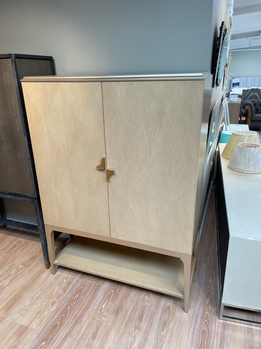 Clearance Ta Studio Liana Bar Cabinet in LuxFinish