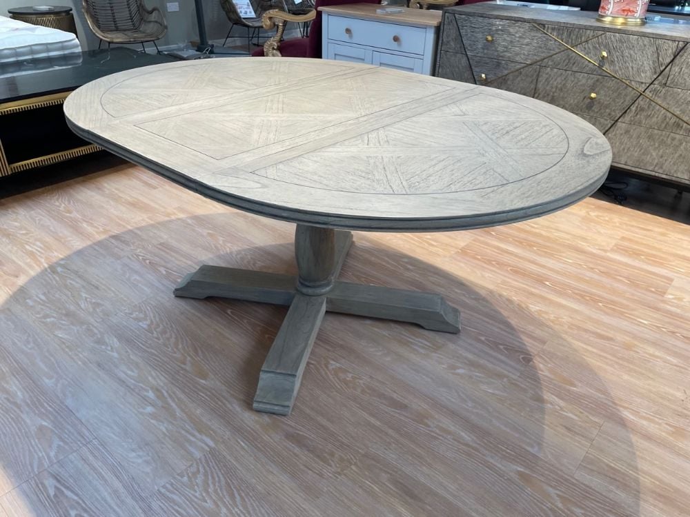 Clearance Cotswold Round Extending Dining Table