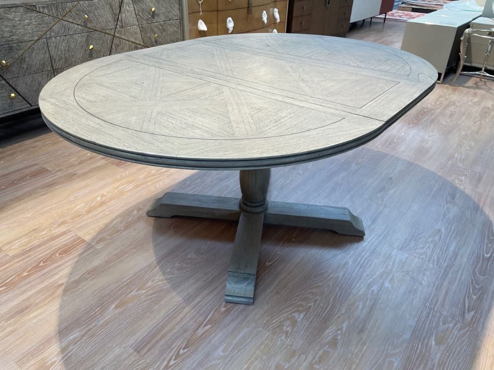 Clearance Cotswold Round Extending Dining Table