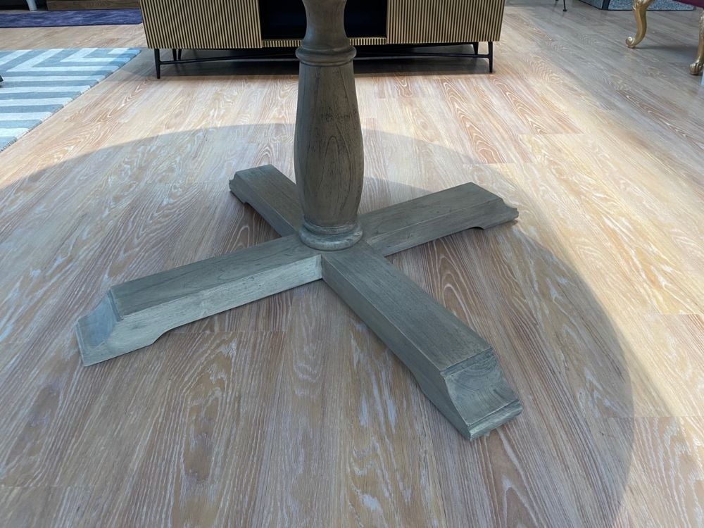 Clearance Cotswold Round Extending Dining Table