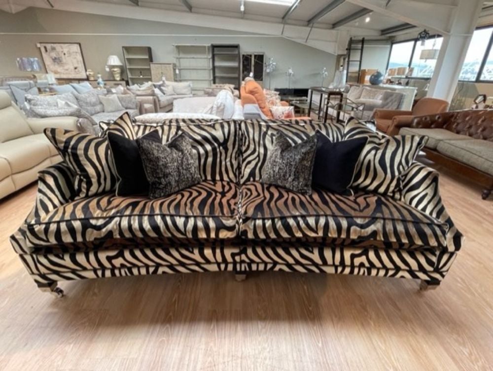 Clearance Duresta Hornblower 3 Seat Sofa in Domenico Black/Gold (R6)